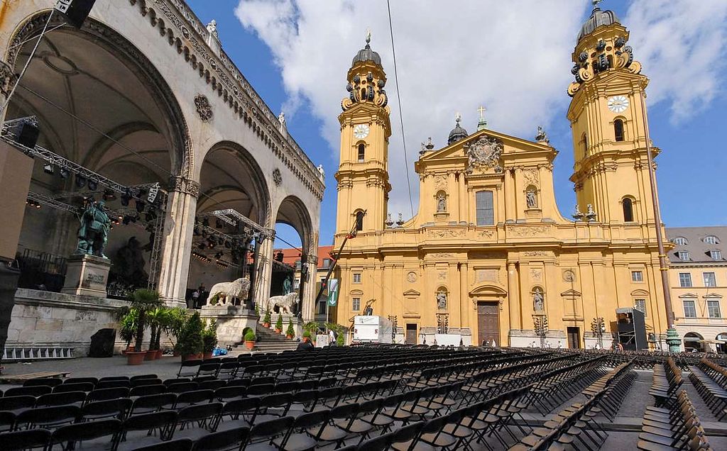 bestuhlter Odeonsplatz in München, Klassik Open Air