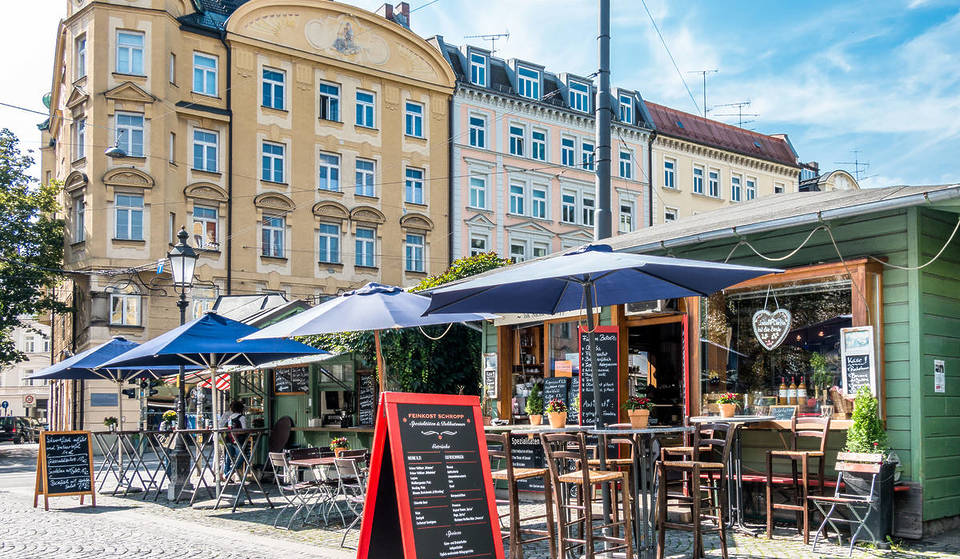 Market, maypole and one of Munich’s most beautiful beer gardens: you’ll find all this and more at this square in Haidhausen