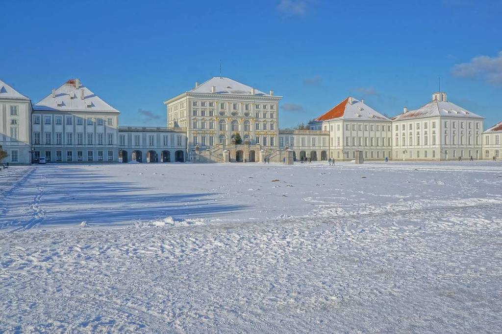 schloss nymphenbug im winter