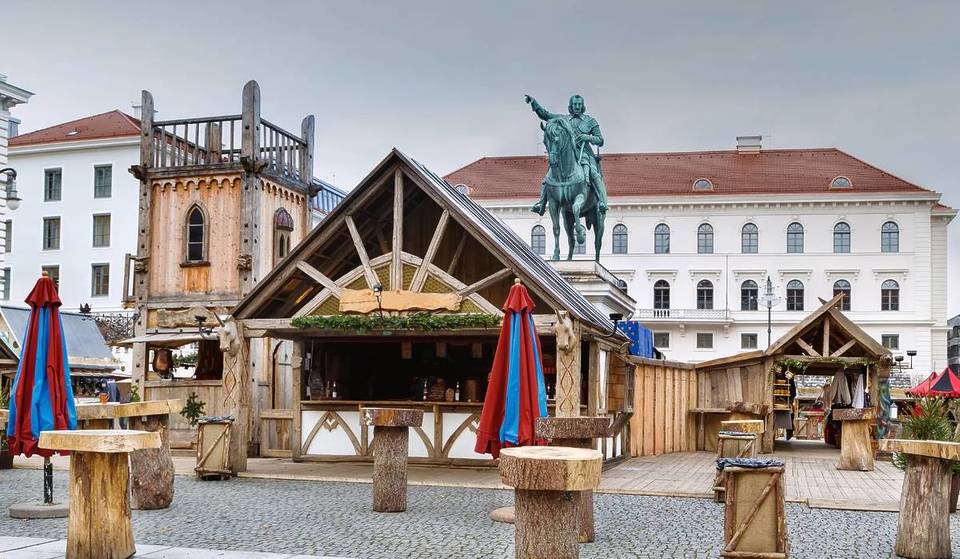 Historische Atmosphäre: Dieser Münchner Weihnachtsmarkt lockt mit Schwertkampf, Met und Gauklern
