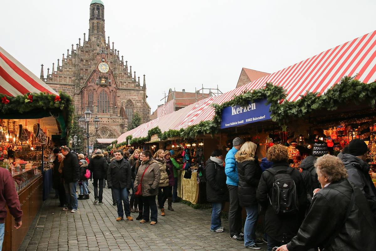 hautpmarkt in nürnberg vor der frauenkirche