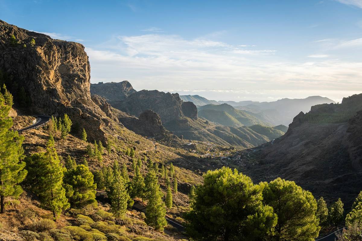 landschaft au gran canaria mit bergen