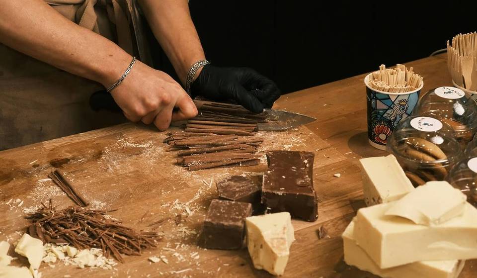 Gesunde Weihnachtsplätzchen: Dieses vegane Rezept für Zimtsterne kommt mit nur sechs einfachen Zutaten aus