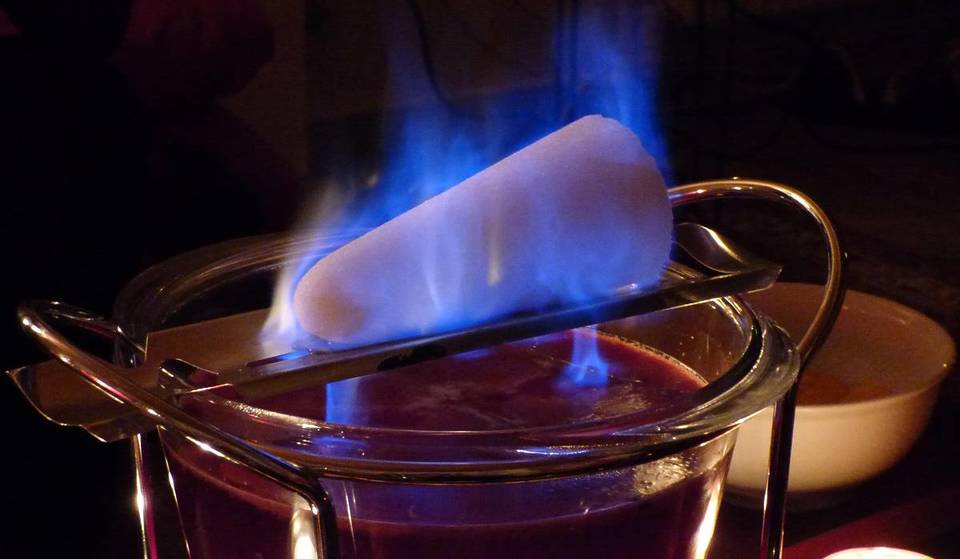 Das 9.000-Liter-Original: Seit 20 Jahren ist die Münchner Feuerzangenbowle die größte der Welt