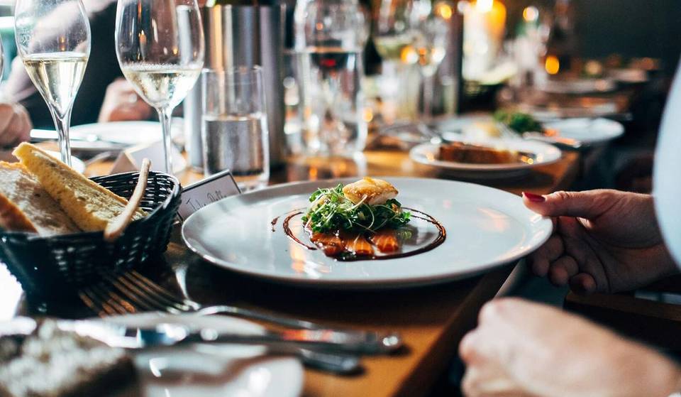 Essen gehen ist ein teurer Spaß: Warum der Münchener Restaurantbesuch trotz 7 Prozent Mehrwertsteuer nicht billiger wird