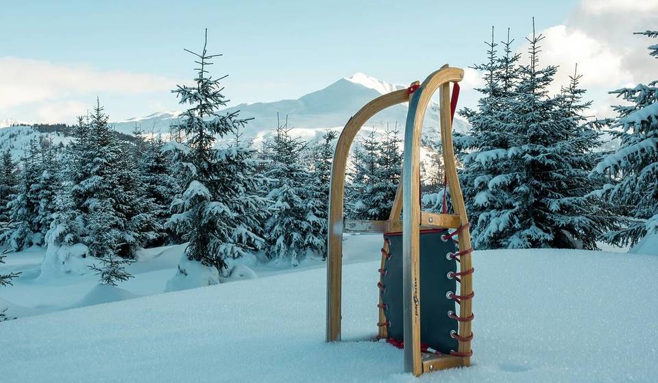 Only 40 kilometers from Munich: This almost 800 meter high hill now offers you its own lift for tobogganing