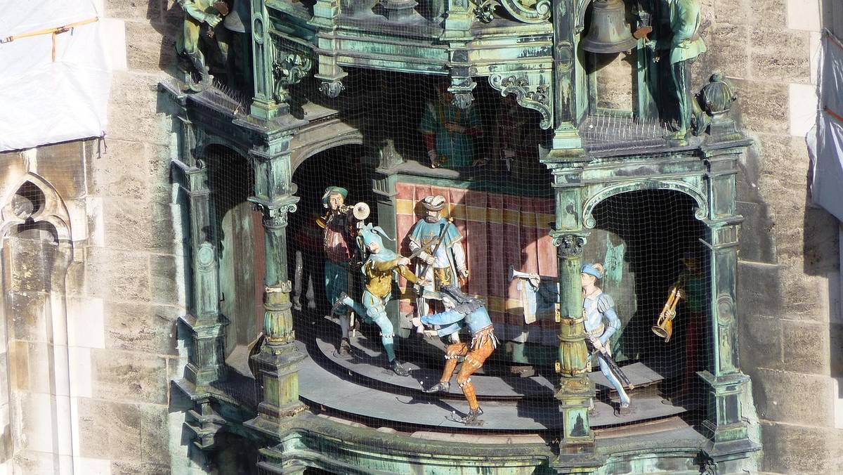 glockenspiel im rathausturm