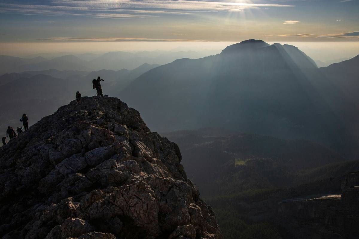 Wanderer auf einem Gipfel des Watzmann