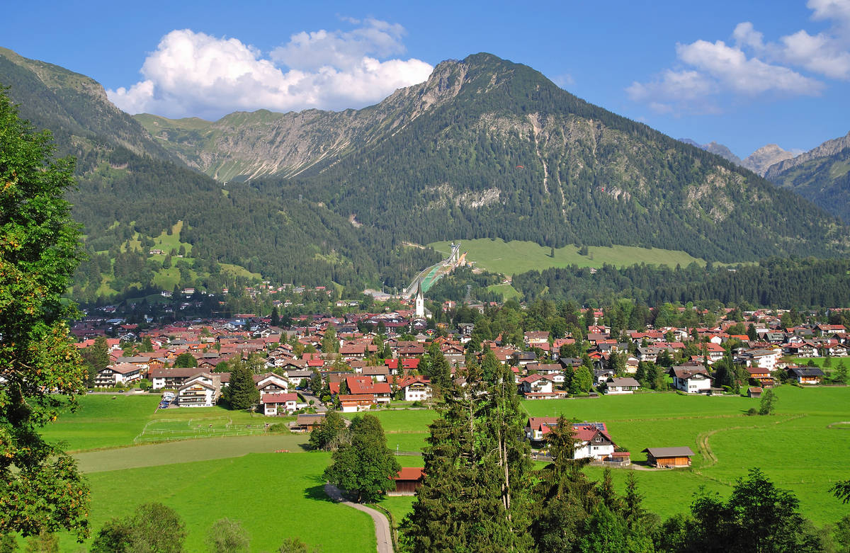 Oberstdorf im Tal vor Bergen