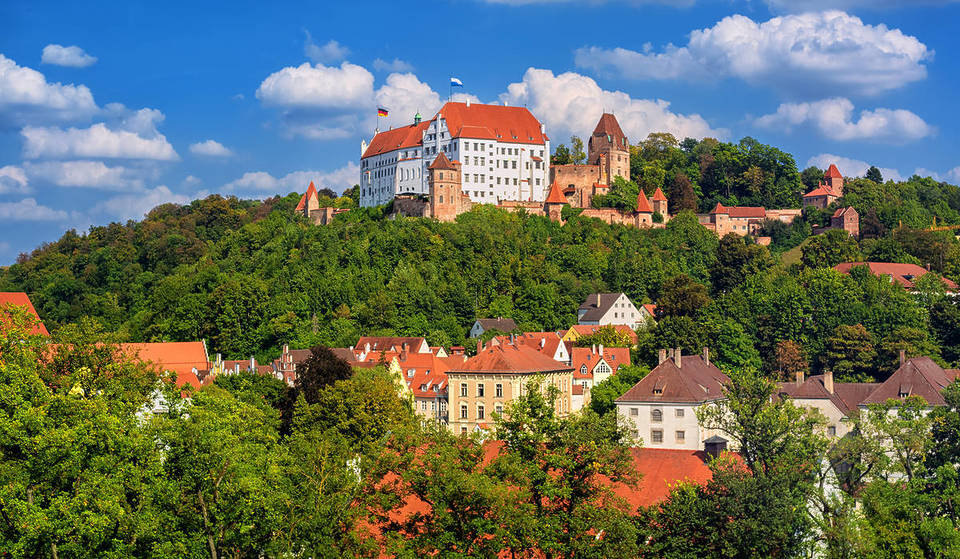 Nur eine Stunde von München entfernt liegt dieses mittelalterliche Märchenschloss, in dem sich die kurioseste Wunderkammer Bayerns befindet