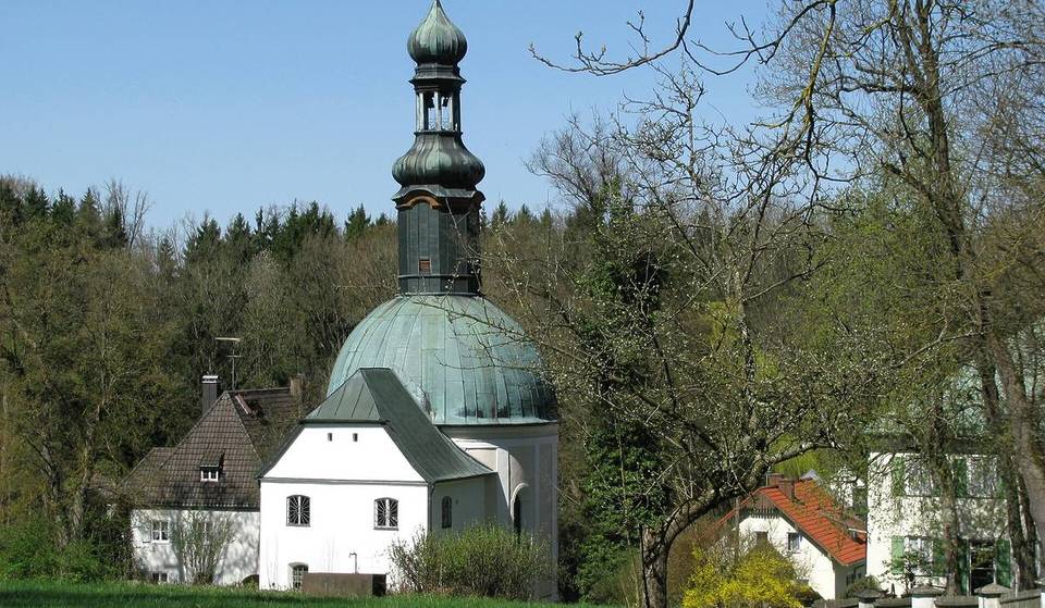 34 Kilometer von München versteckt sich ein vergessener Wallfahrtsort mit einem jahrhundertealten Heilbad, das schon Kaiserin Sisi besuchte
