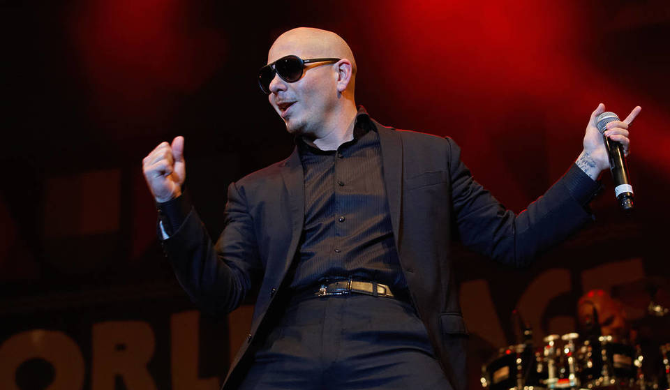 Pitbull spielt 2026 in Deutschland und sorgt für Partystimmung