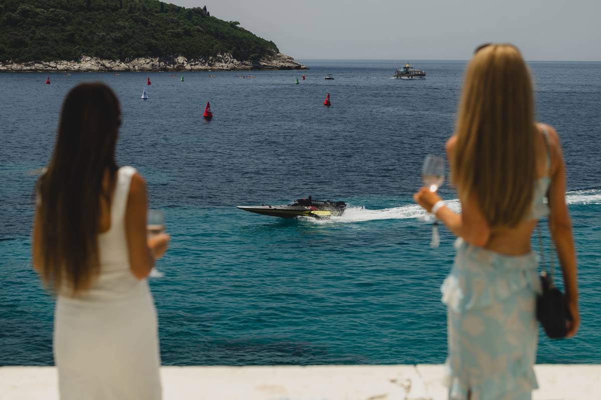E Series Spitzensport Lake Como Luxusort Italien