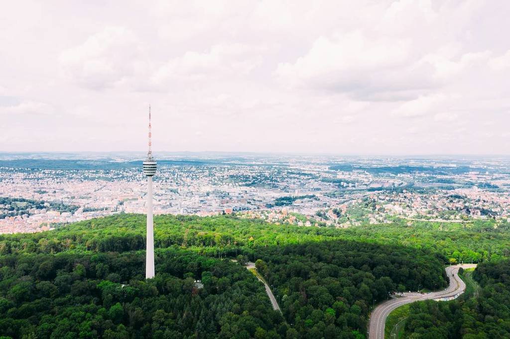 blick über stuttgart mit fernsehturm