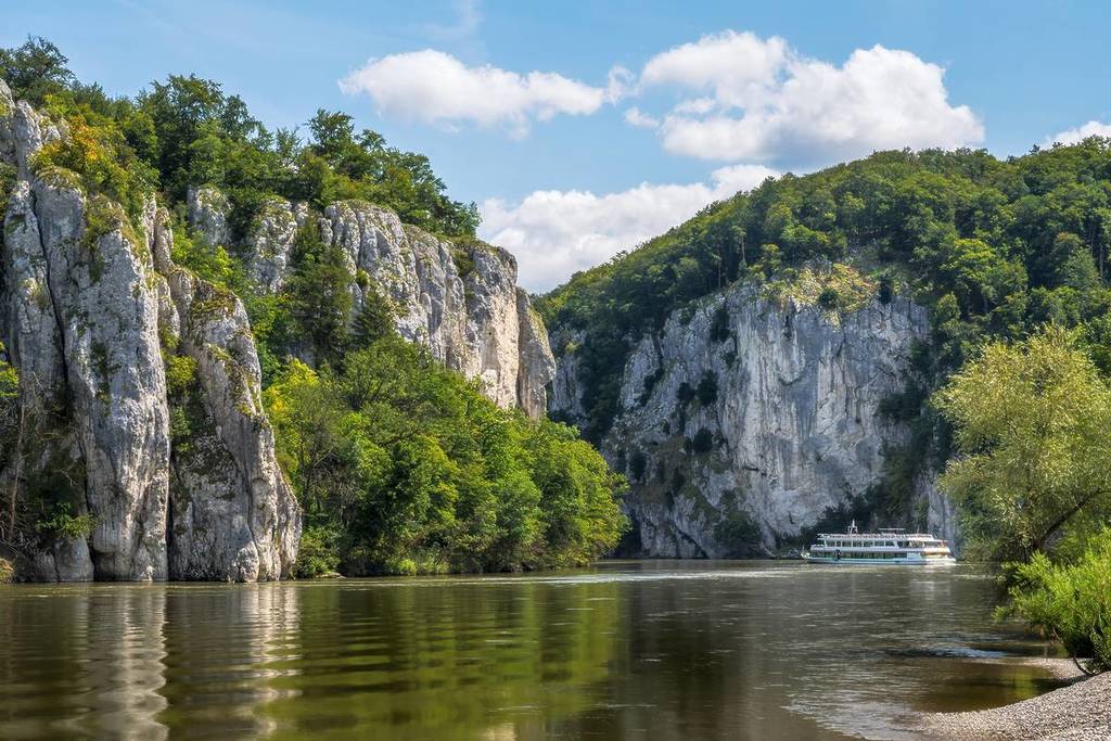 Felsenwände des Donaudurchbruch bei Weltenburg