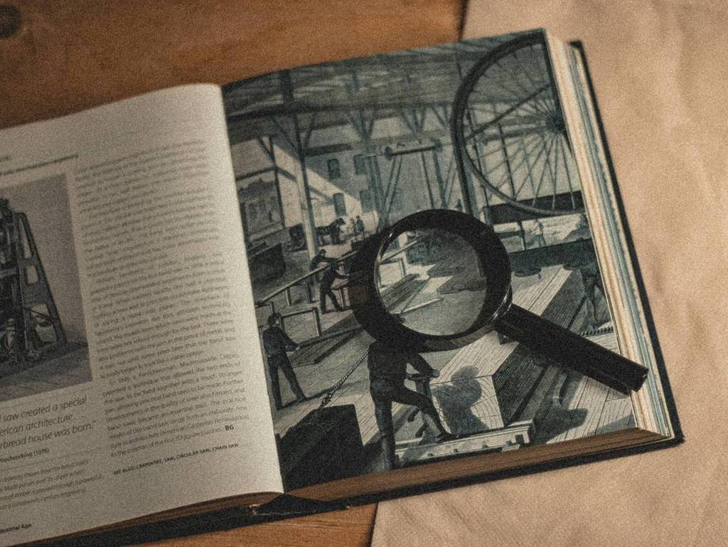 Crime novel with a magnifying glass