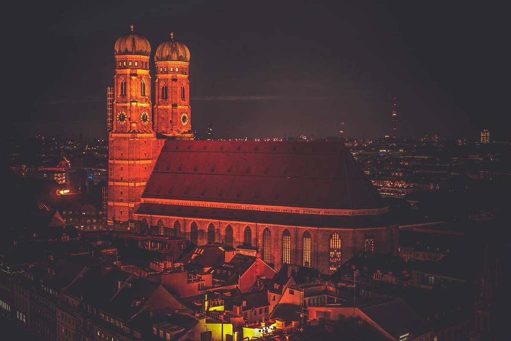 Frauenkirche at night