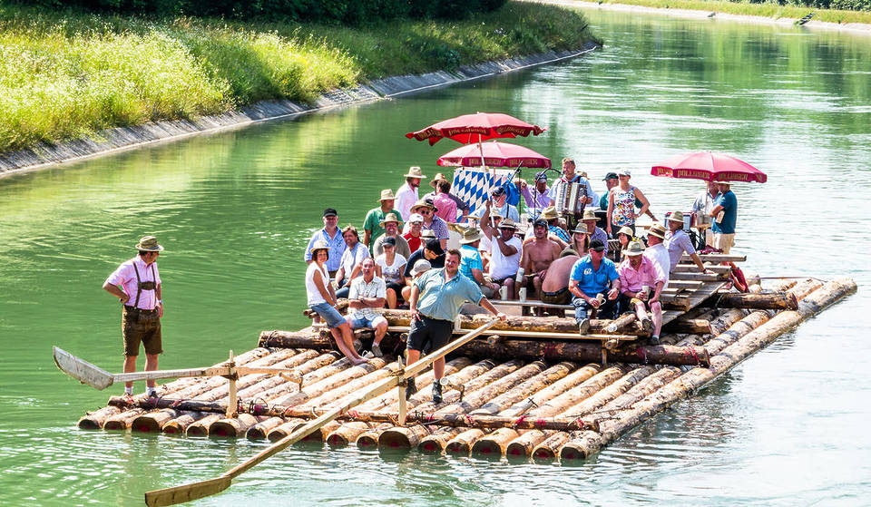 Just 30 minutes from Munich lies Europe’s longest raft slide, with a drop of 18 meters