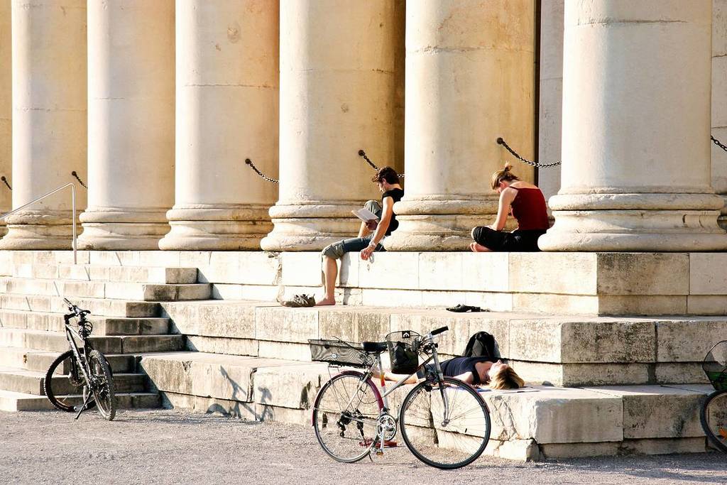 People sitting at Königsplatz