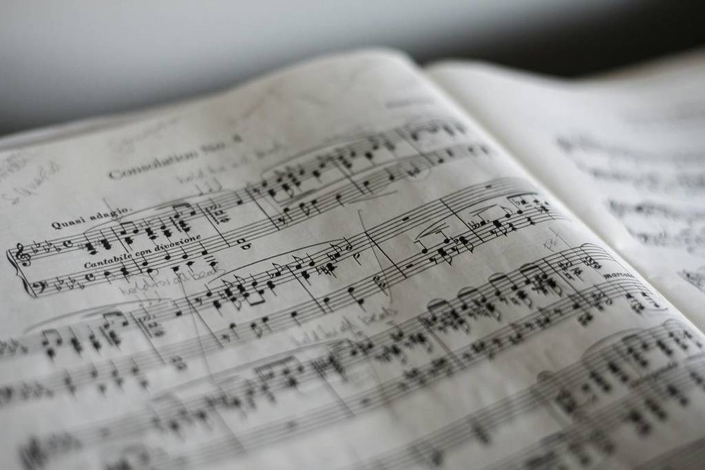 musiknoten auf papier