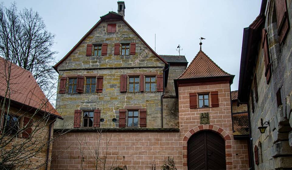 Nur 2 Stunden von München befindet sich in einer 800 Jahre alten Burg ein mysteriöses Modell der venezianischen Rialtobrücke, die in Nürnberg ihre Schwester hat