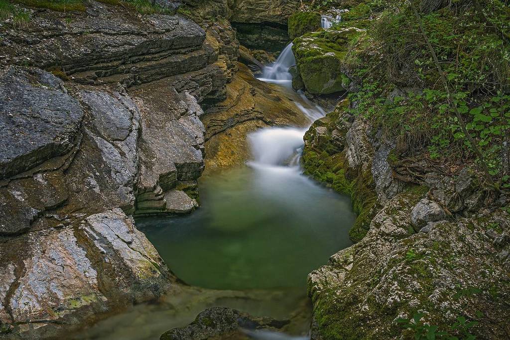 waterfalls basin