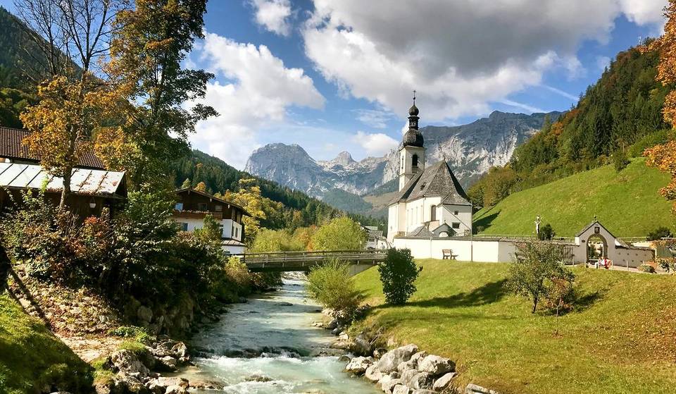Nur 2 Stunden von München liegt das erste Bergsteiger Dorf Deutschlands mit 250 Kilometern an Wanderwegen und einem weltberühmten Bildmotiv
