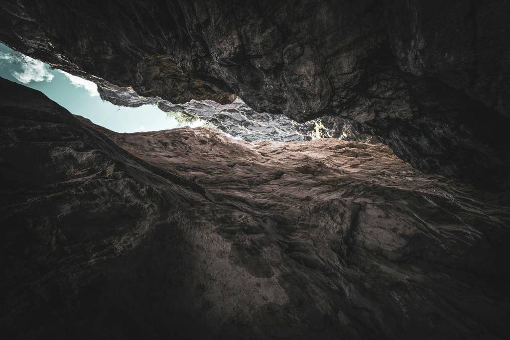 felswände in der klamm