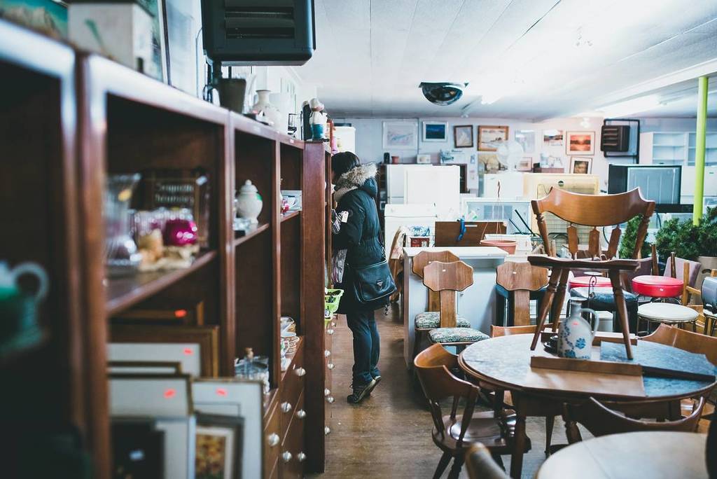 mixed assortment in one store, pictures, furniture, decor