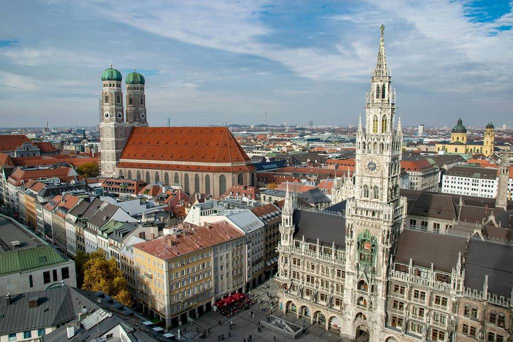 marienplatz und frauenkirche aus der luft