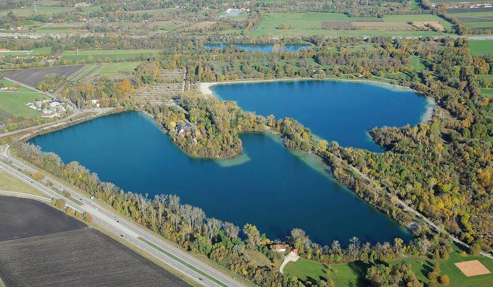 Der sauberste See Münchens lockt mit glasklarem Wasser, Temperaturen bis zu 24°C und karibischem Gefühl