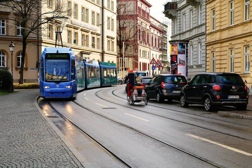 tram 16 in münchen