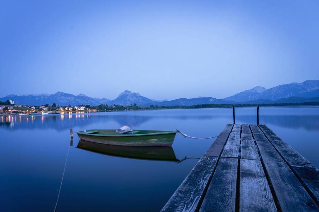 Jetty into the lake