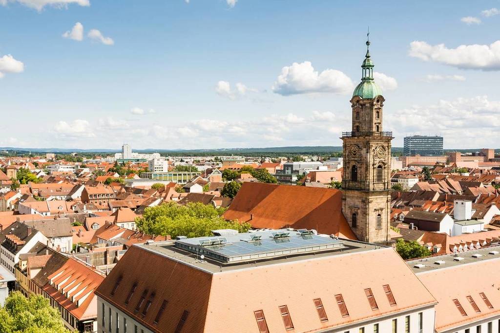 erlangen kirche und blick über die stadt