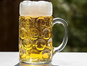 Wiesn-Bierpreise noch unter 16€: So viel zahlt ihr heuer für die Maß