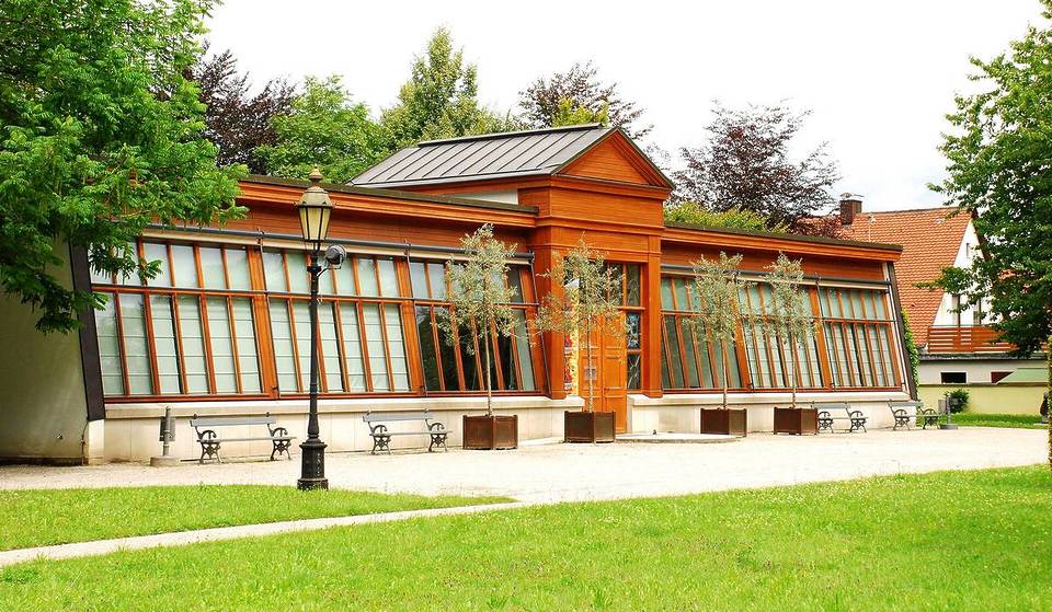 Just 30 minutes from Munich, at the end of a labyrinth, lies an art museum that presents modern works across 500 square meters and isn’t overcrowded even on days off