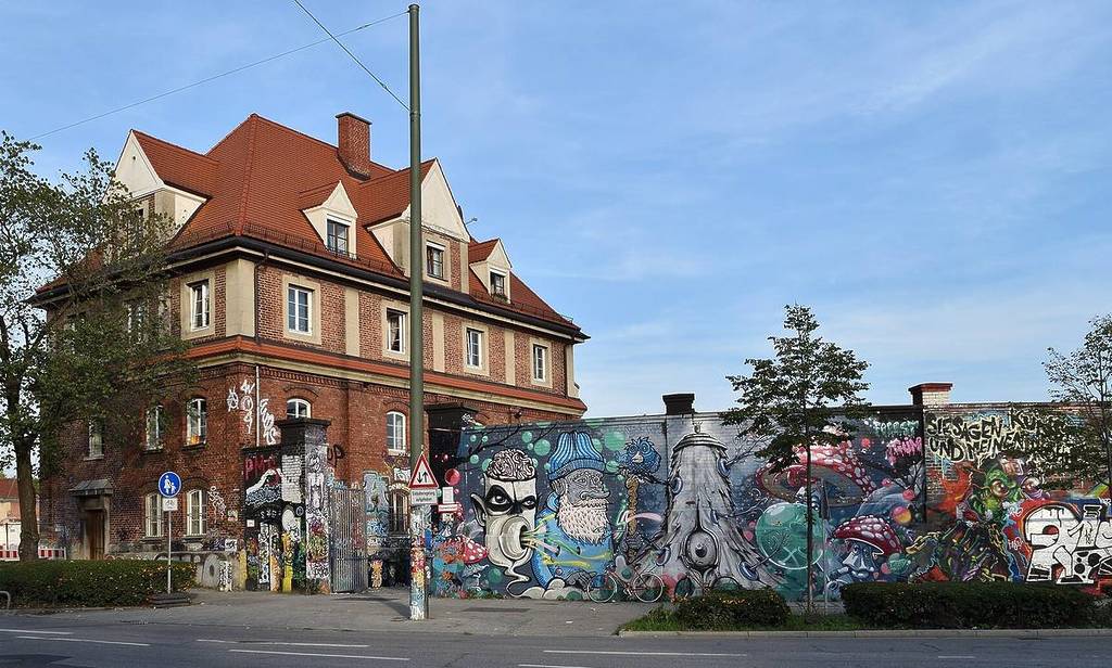 graffiti at the Thiel signal box