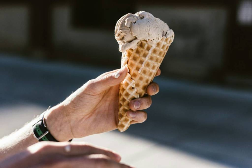 eiscreme in der waffel