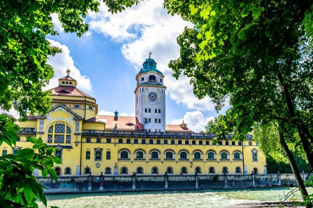 Müller’s Volksbad entrance