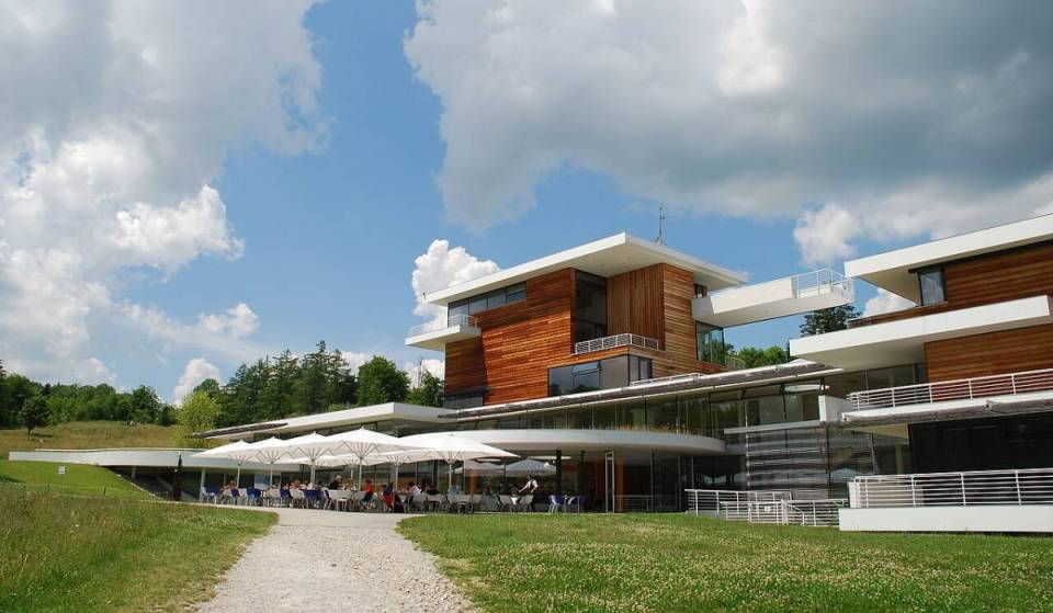 Just 45 minutes from Munich, you can view Expressionist art across 4,000 m² in this museum with a lake view and spacious park, which resembles a ship and is celebrating its 25th anniversary this year