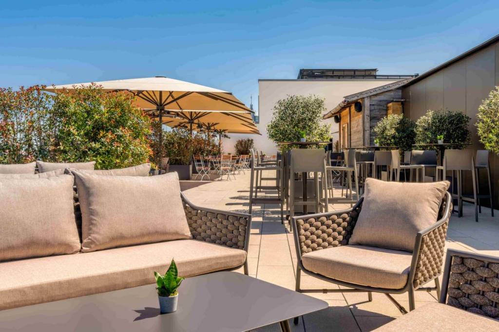 cloud 6 rooftop bar marriott city west