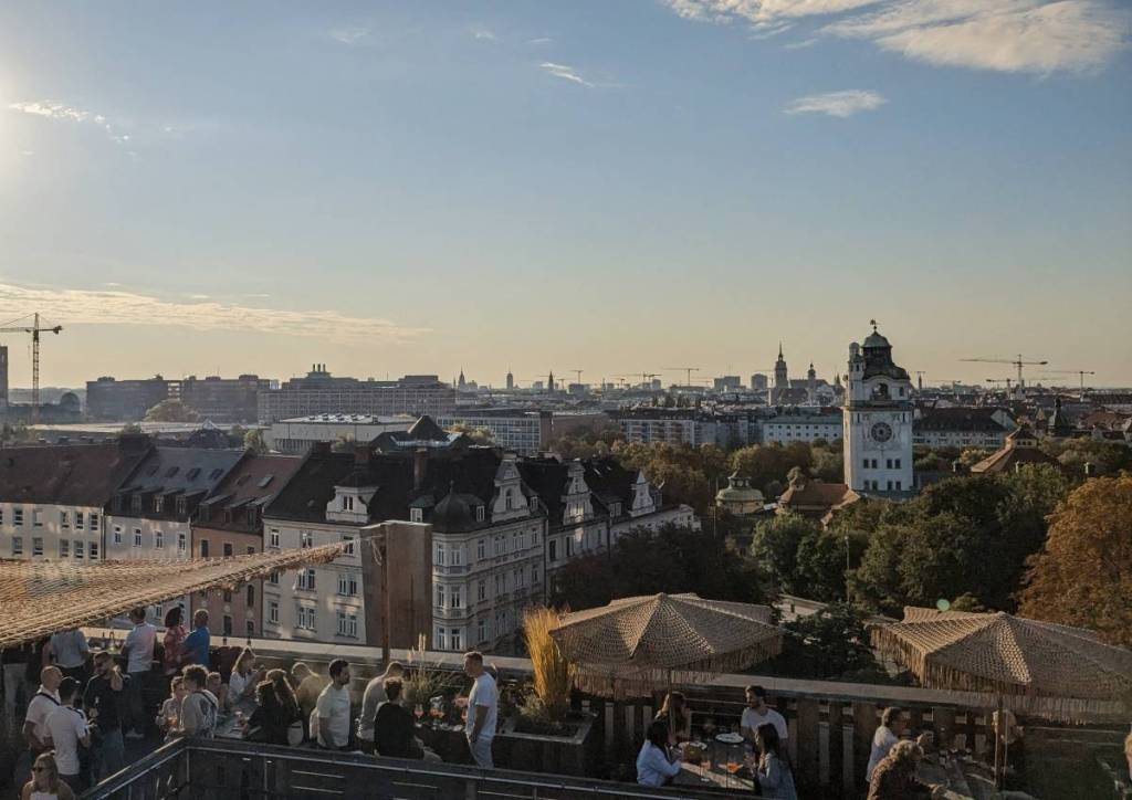 Kulturdachgarten: View over Munich