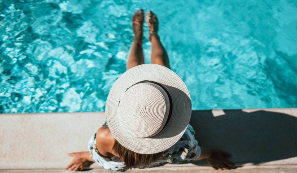 Swim nude, from early morning to late at night, all year round: With 6 pools and wellness and sports areas, this Munich outdoor pool leaves nothing to be desired