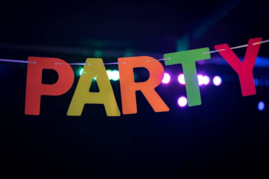 girlande buchstabiert party