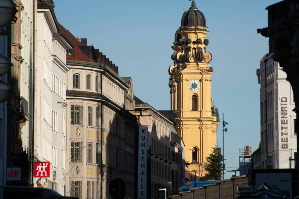 kunsthalle vor der theatinerkirche