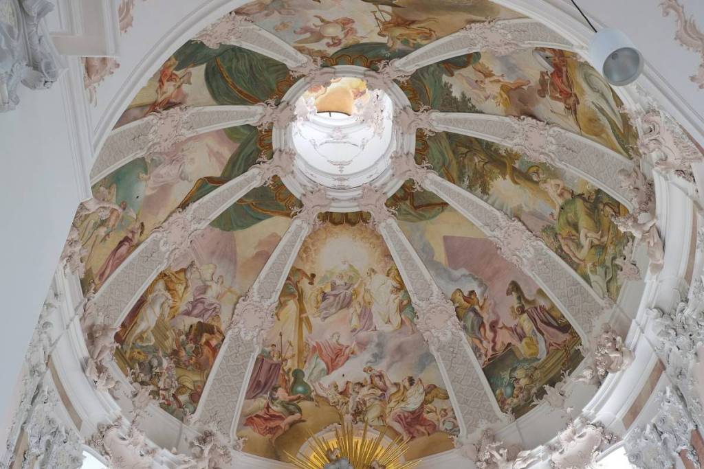 deckenfresko der wallfahrtskirche herrgottsruh