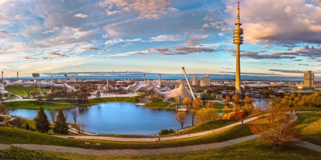olympiapark im abendrot