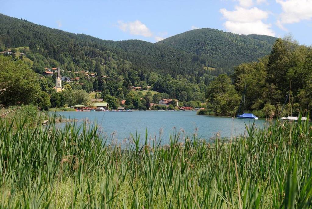 blick aufs wasser und den markt