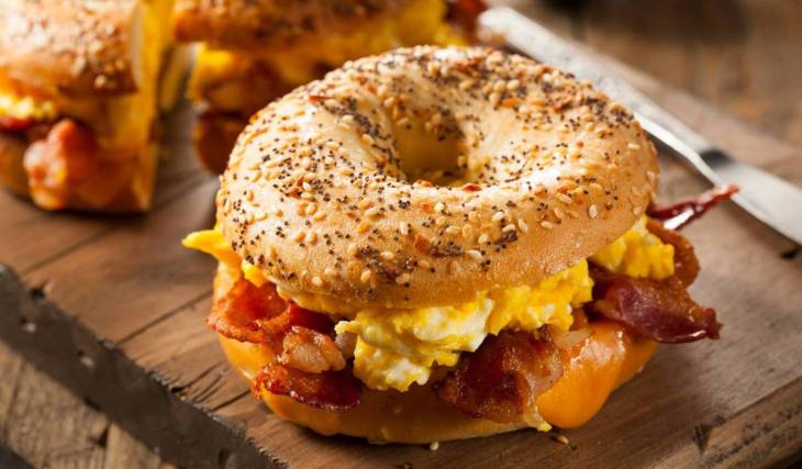Breakfast just like in the Big Apple: This popular bagel shop from Hamburg will soon open its first location in Munich