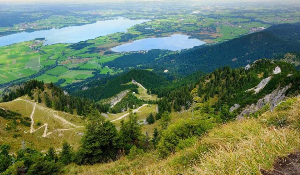 Königliche Aussichten: Warum dieser 1881 Meter hohe Berg bei Schloss Neuschwanstein der ultimative Tagesausflug ab München ist
